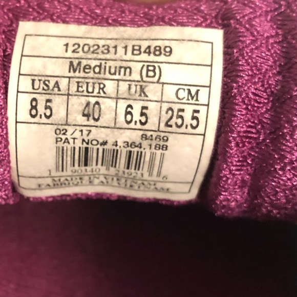 Brooks Adrenaline GTS 17 Running Shoe - Picture 10 of 11